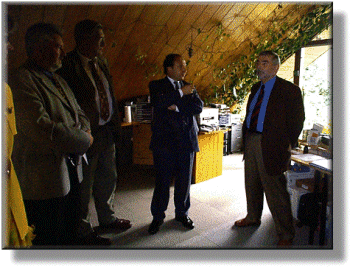 IHK Ausbildungsberater Karl Spittank in der Diskussion mit der Delegation der Stadt Recklinghausen
